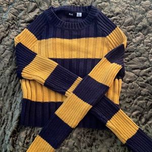 Cropped urban Sweater